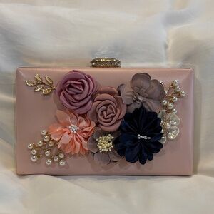 Chic Floral Embellished Pink Clutch